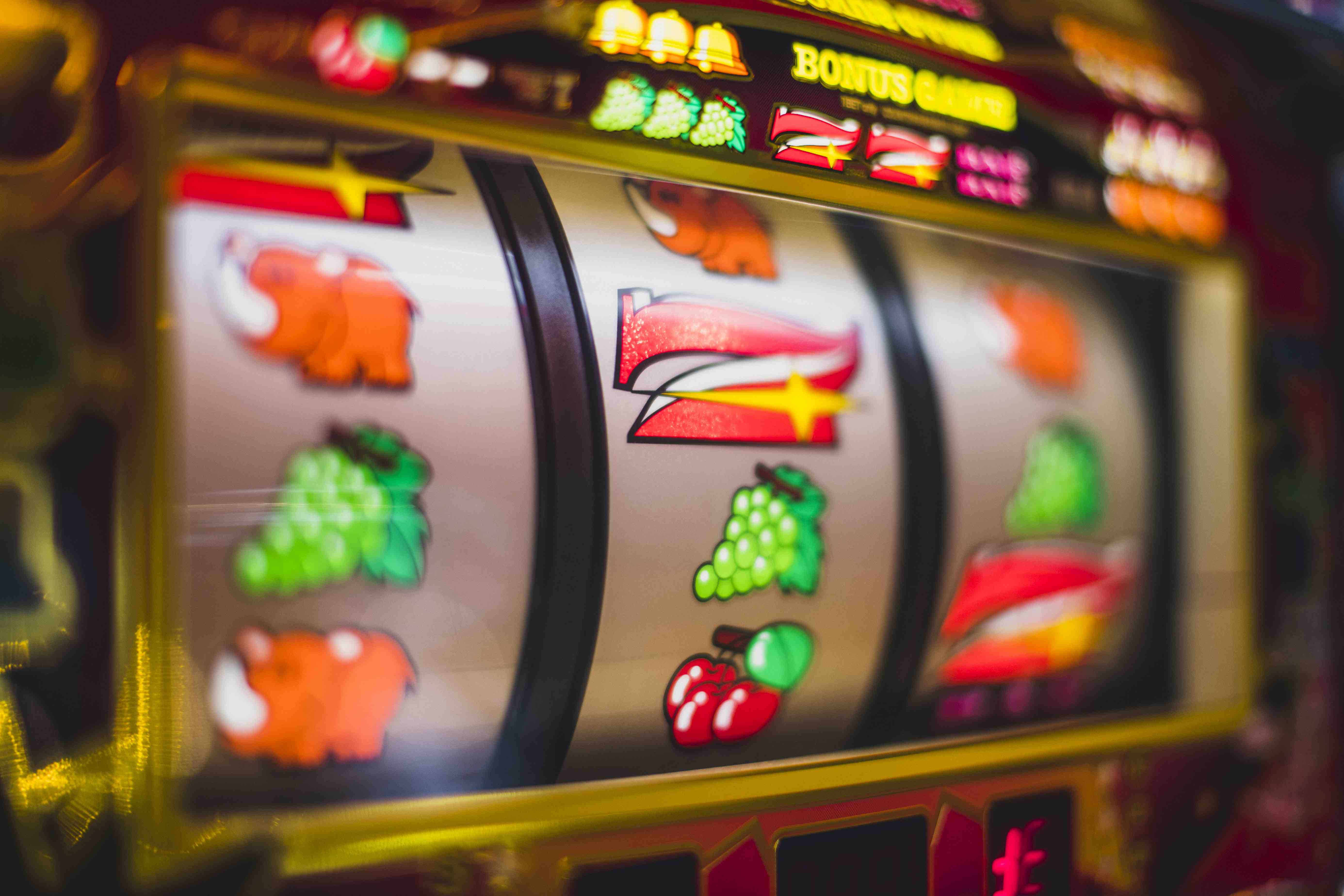 iw015 Slots Pragmatic Play PG Soft Slot Reels Myanmar ကစားနေသောဓာတ်ပုံ